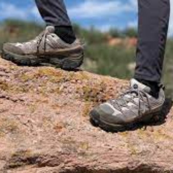 NEW MERRELL WOMEN'S MOAB 2 VENT LEATHER HIKING SHOES SMOKE (J06014) 9.5 - Picture 3 of 14